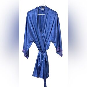 Frederick’s of Hollywood Blue Satin Kimono Robe 2X Lace Trim Belted Lounge